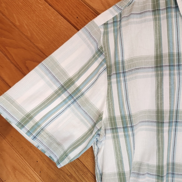 Arnold Palmer XL Green and white short sleeved button up shirt - Picture 3 of 13